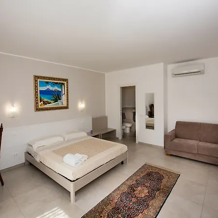 Mariu Hotel *